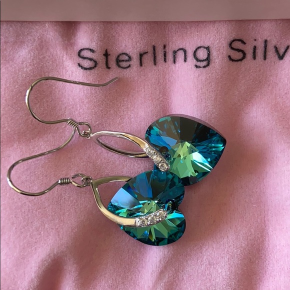 EleQueen Heart Shaped Earrings - Picture 2 of 2